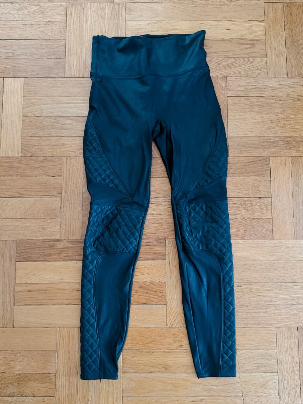 Black Quilted High-Waist Leggings
